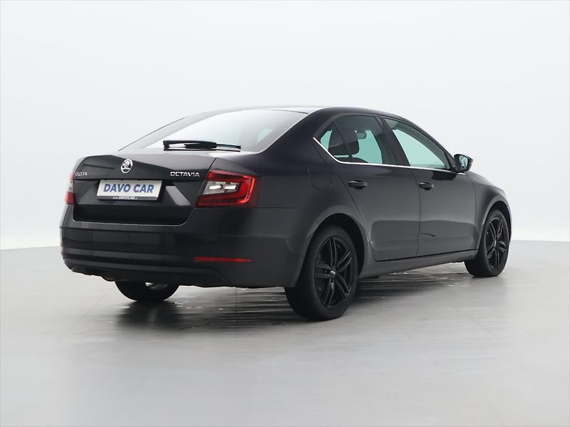 Škoda Octavia 2,0 TDi 110kW Style Aut.klima - fotka 7 z 30