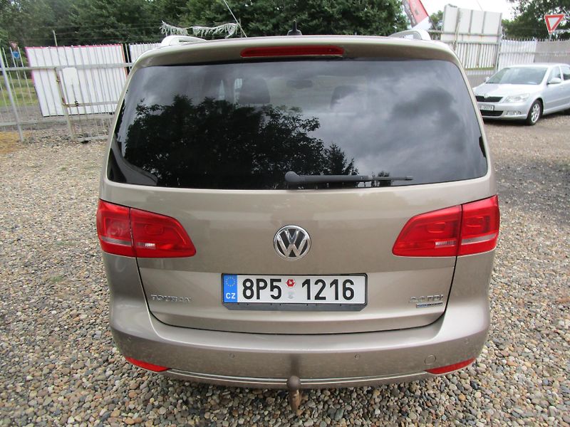 Volkswagen Touran 2,0TDI-103KW-NOVÁ STK - fotka 4 z 17