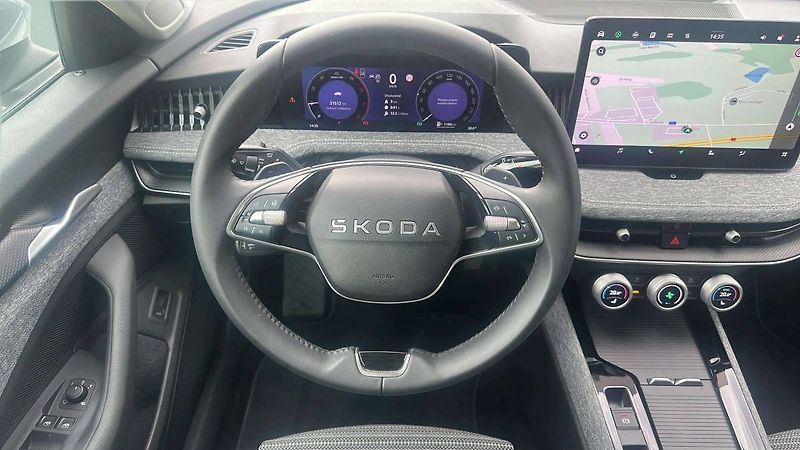 Škoda Superb Combi Selection 2,0TDI 110kW D - fotka 8 z 30