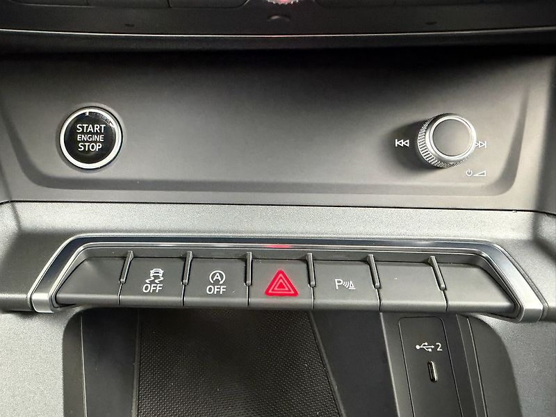 Audi Q3 2.0 TDI 142KW QUATTRO S-TRONIC - fotka 19 z 24
