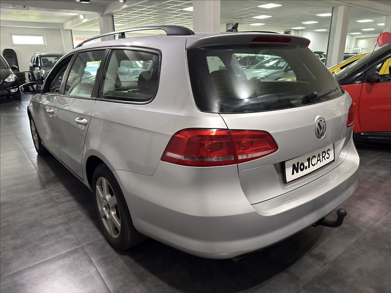 Volkswagen Passat 1,6   TDI 77KW VÝHŘEV TAŽNÉ - fotka 4 z 26