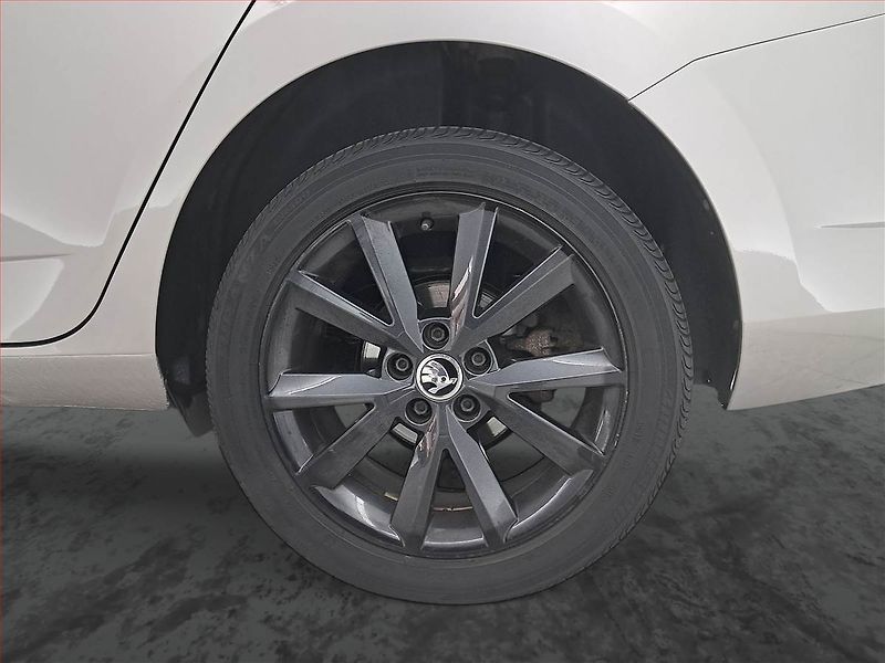 Škoda Fabia (2017) 1.2 TSI, Bi-Xenony, Tempomat - fotka 14 z 18
