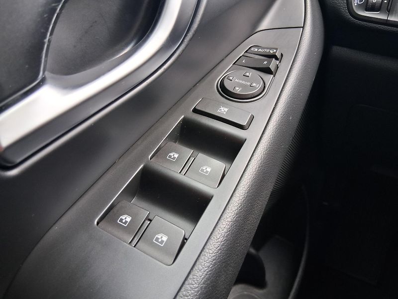 Hyundai i30 STYLE NAVI 1.4 T-GDi 103 kW - fotka 25 z 30