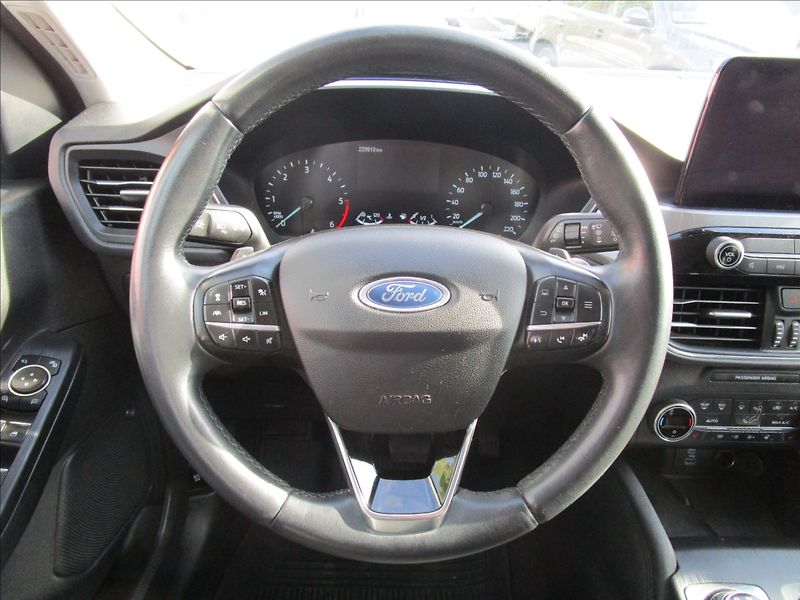 Ford Kuga 2.0 EcoBlue AWD, Titanium, aut - fotka 8 z 44