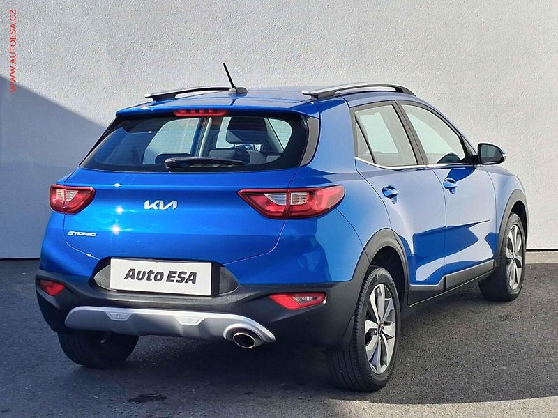 Kia Stonic (2022) 1.2 i, 2.maj,ČR, Kamera - fotka 4 z 17