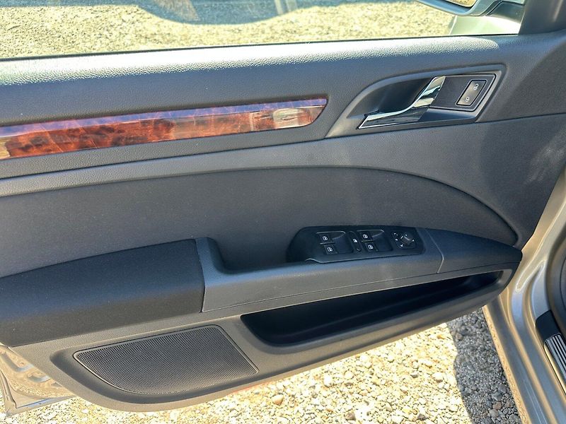 Škoda Superb (2011) 2.0Tdi 103kw - fotka 9 z 29