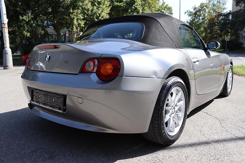 BMW Z4 Roadster 2.5i(E85)M54B25 141kW - fotka 11 z 32