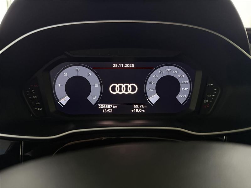 Audi Q3 2,0   35TDI.DPH.SERVISKA.VIRTU - fotka 12 z 24