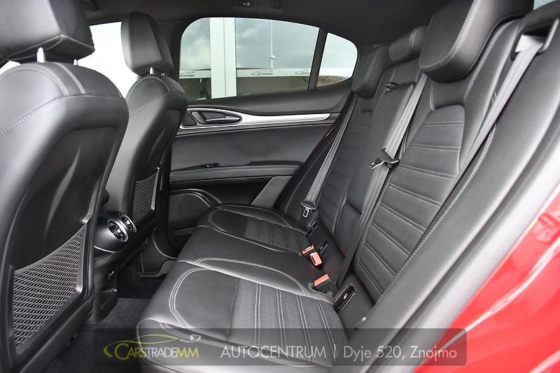 Alfa Romeo Stelvio 2.0T 16V 206kW VELOCE AT8 Q4 - fotka 17 z 50