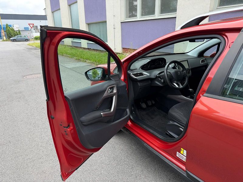 Peugeot 2008 1,2 PureTech / servis.kn./  - fotka 8 z 22