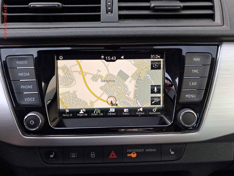 Škoda Fabia (2017) 1.0 TSi, Drive, navi, +kola - fotka 16 z 17