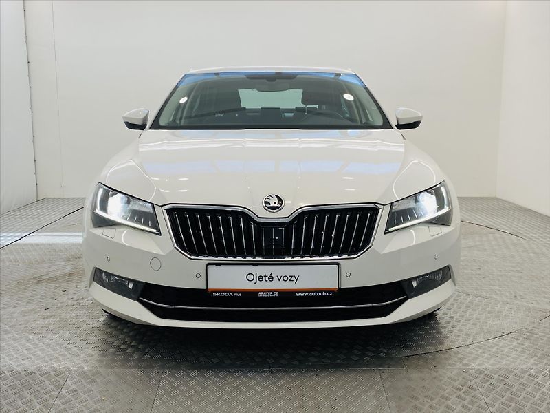 Škoda Superb 2,0 TDI 110kW Ambition - fotka 4 z 24