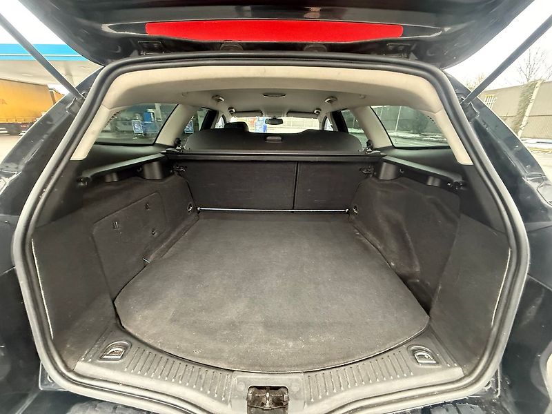 Ford Mondeo 2,0 TDCI GHIA KOMBI - fotka 16 z 17