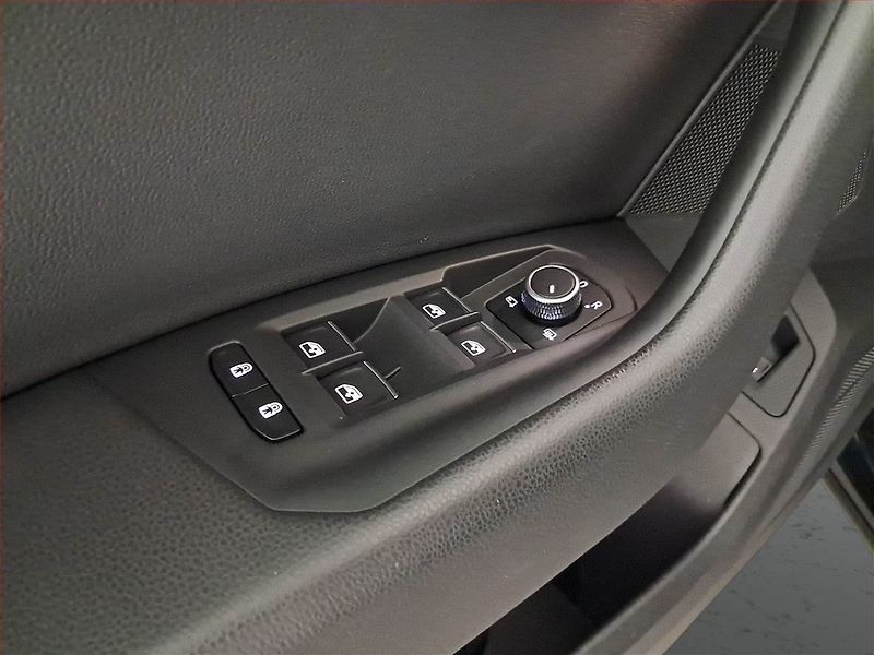 Volkswagen Touareg (2021) 3.0 TDI - fotka 16 z 19