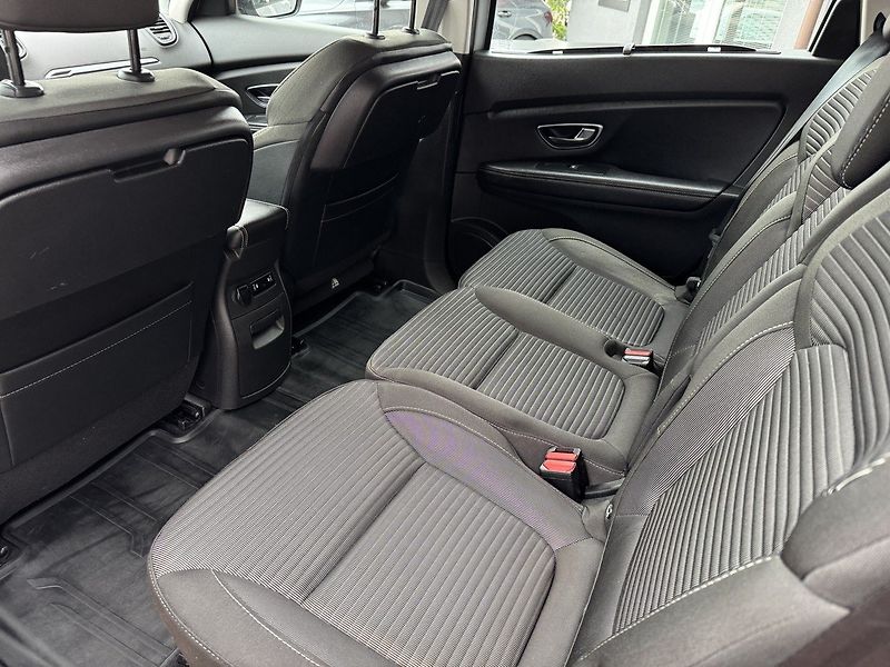 Renault Scénic (2017) 1.5dCi Navi Digi Klima - fotka 20 z 45
