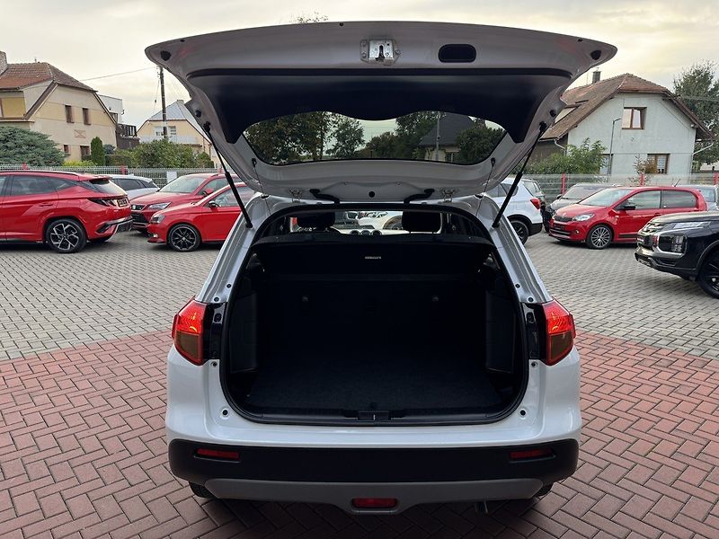 Suzuki Vitara (2017) 1.6iVVT Navi Digi Klima Kamera - fotka 23 z 50