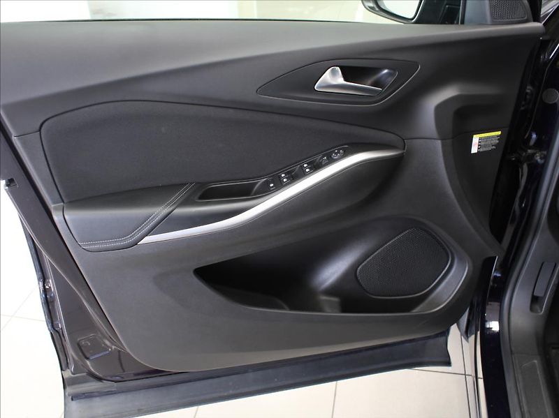 Opel Grandland X 1,2 Turbo 96kW AT 1.maj.ČR - fotka 13 z 16