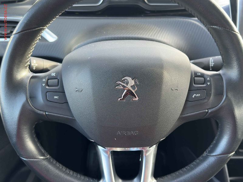 Peugeot 2008 (2018) 1.2PT, 2.maj,ČR, autoAC - fotka 11 z 21