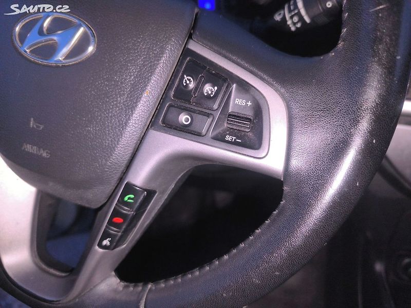 Hyundai i20 1,4,MAX VÝBAVA,100KM,1MAJ50LET - fotka 25 z 28
