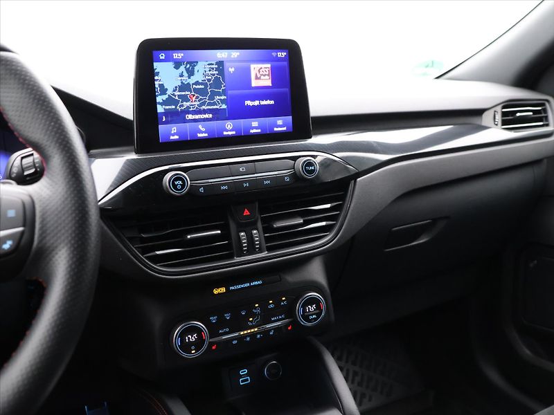 Ford Kuga 2,0 TDCi 140kW AWD ST Line X - fotka 21 z 35