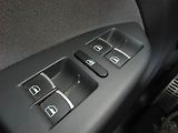 Volkswagen Touran (2011) 2.0 TDI, Automat, Tempomat - náhled 15