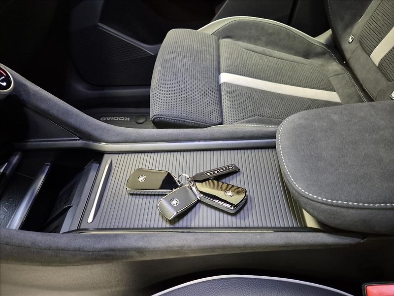 Škoda Kodiaq TDI 4x4 Sportline+ - fotka 20 z 29