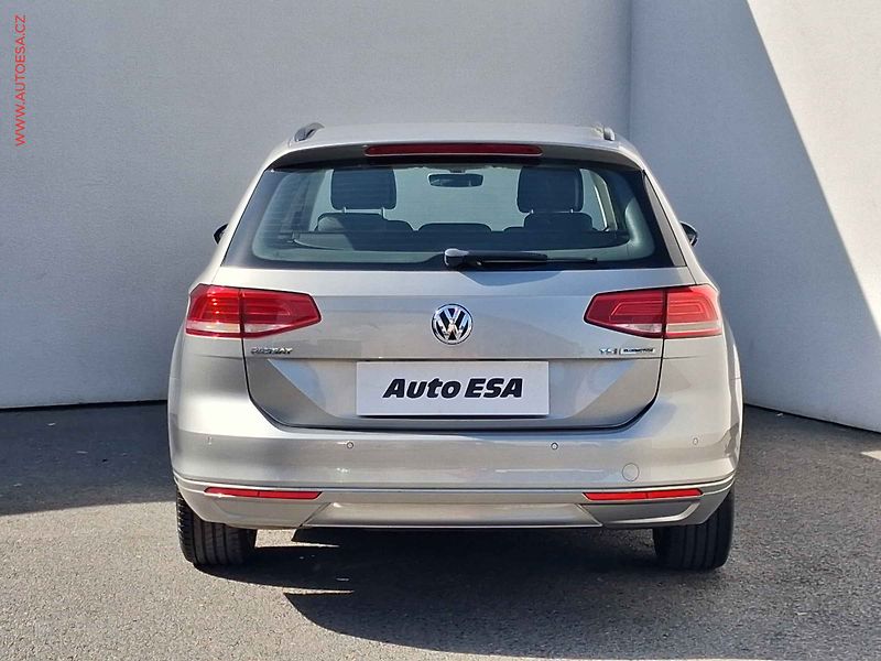 Volkswagen Passat (2015) 1.4 TSi, Comfortline, panor - fotka 5 z 18