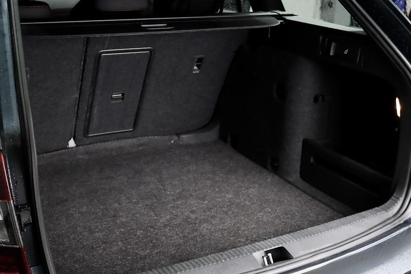 Škoda Octavia 3 FL 2.0 TSI 180 kW DSG RS - fotka 36 z 36
