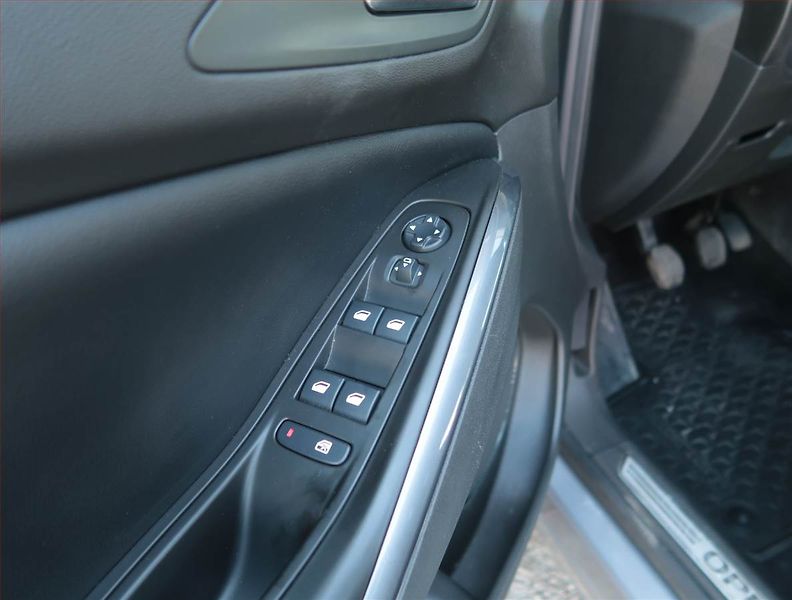 Opel Grandland X (2019) 1.5 CDTI, Serv.kniha, Kůže - fotka 17 z 17