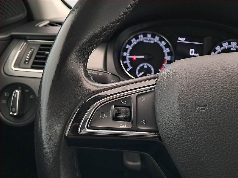Škoda Rapid (2018) Spaceback 1.6 TDI, Tempomat - fotka 16 z 19