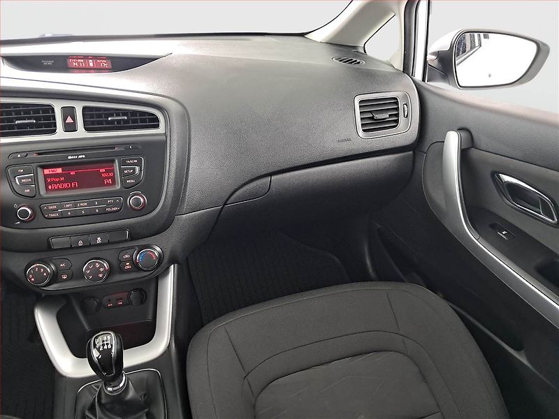Kia Ceed (2013) 1.6 GDI, ČR,1.maj, Serv.kniha - fotka 8 z 16