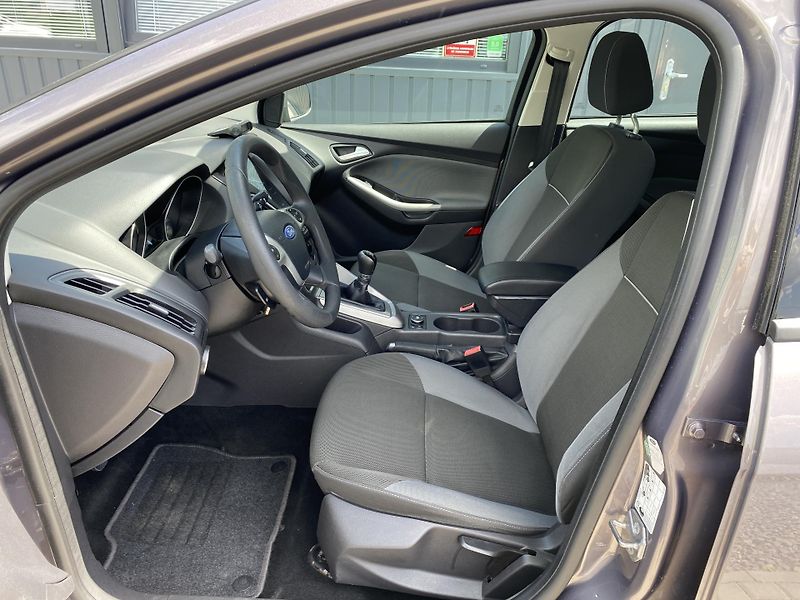 Ford Focus 1.6i 77kW - KLIMA - 118 000KM - fotka 13 z 39