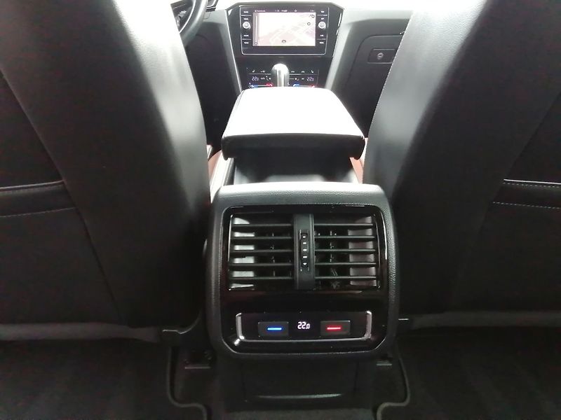 Volkswagen Passat (2021) 2.0 TDi DSG Elegance,Kůže,IQ - fotka 35 z 38