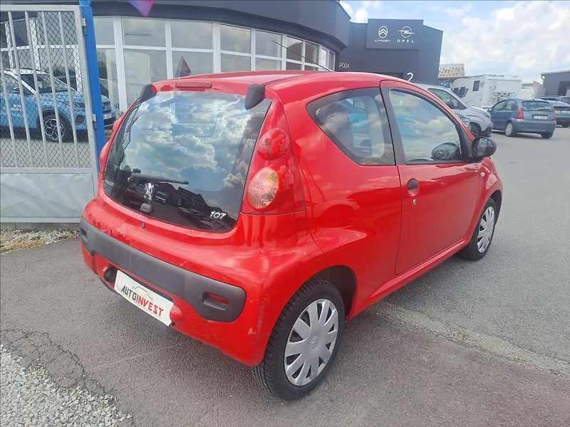 Peugeot 107 1,0 i - fotka 3 z 9