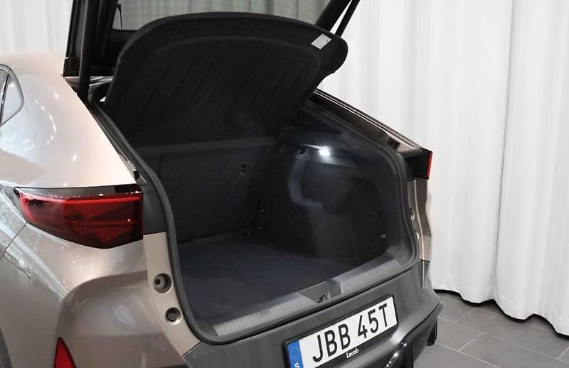 Cupra Tavascan (2024) Kamera Ambient Park asistent - fotka 5 z 18