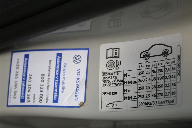 Volkswagen Taigo 1,0 ČR, 28000 km,TAŽNÉ,novéSTK - fotka 22 z 52