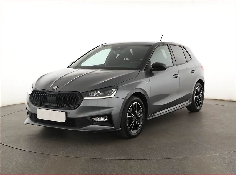 Škoda Fabia (2025) 1.5 TSI, MONTE CARLO, AUTOMAT - fotka 2 z 17