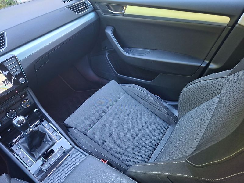 Škoda Superb (2015) 2.0TDI 110kW MAN -NEHAVAROVÁNO - fotka 13 z 47