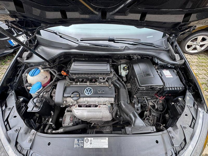 Volkswagen Golf (2009) 1,4i 59 KW BRZDY PNEU LAK - fotka 49 z 50