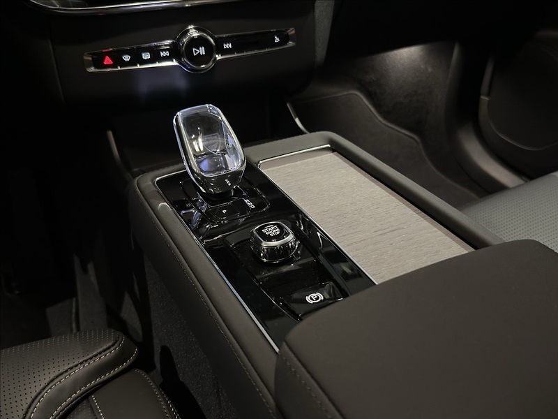 Volvo XC90 (2026) 2,0 T8  Plus Bright - fotka 20 z 25