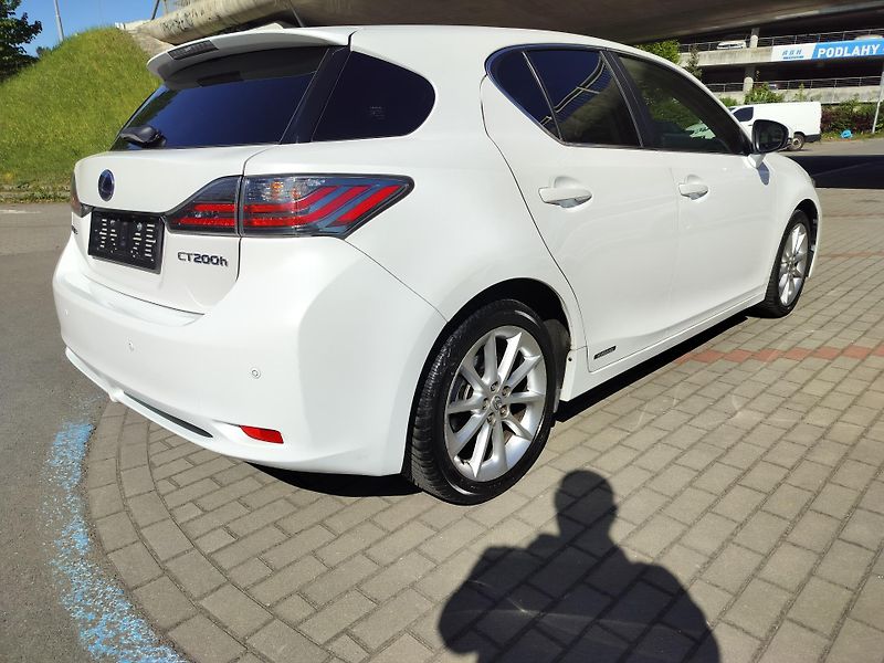 Lexus CT 200h plný servis v Lexusu  - fotka 7 z 32