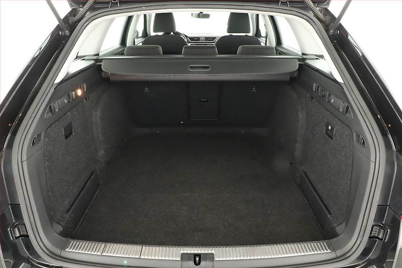 Škoda Superb (2016) 1.6 TDI, Xenony, Tempomat - fotka 14 z 15