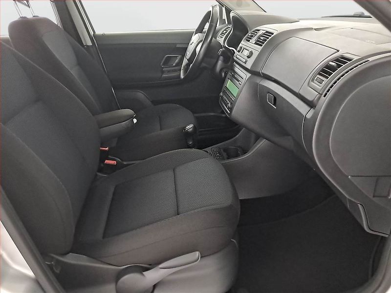 Škoda Fabia (2012) Elegance 1.6 TDI, Tempomat - fotka 9 z 15