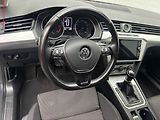 Volkswagen Passat (2017) 2.0 TDi, Navi, AC - náhled 13