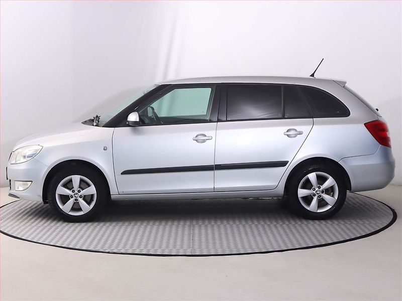 Škoda Fabia (2012) 1.2 TSI, Serv.kniha, Tempomat - fotka 3 z 16