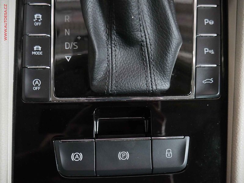 Škoda Superb (2017) 2.0 TDi, 2.maj,ČR, L&K, DSG - fotka 18 z 25