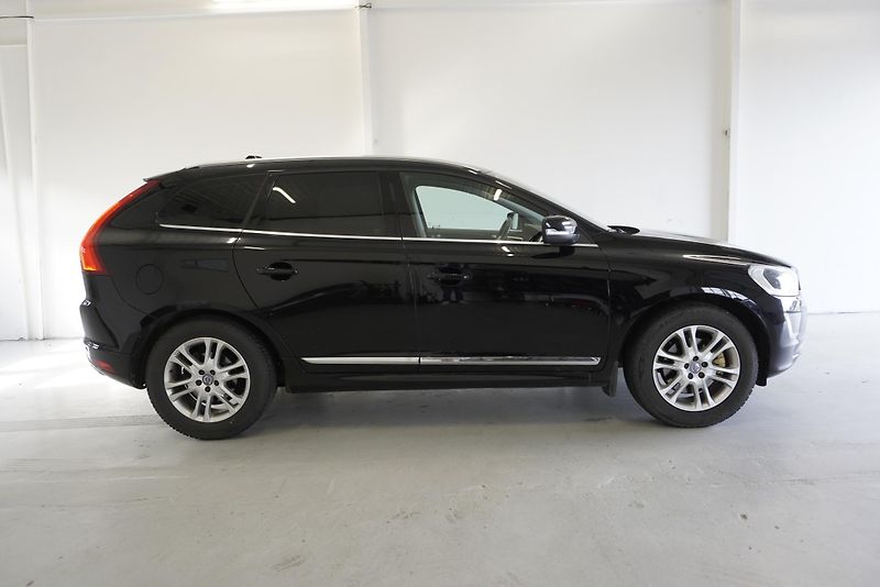 Volvo XC60 (2015) XC60  2,0 D4 AUTOMAT - fotka 4 z 30