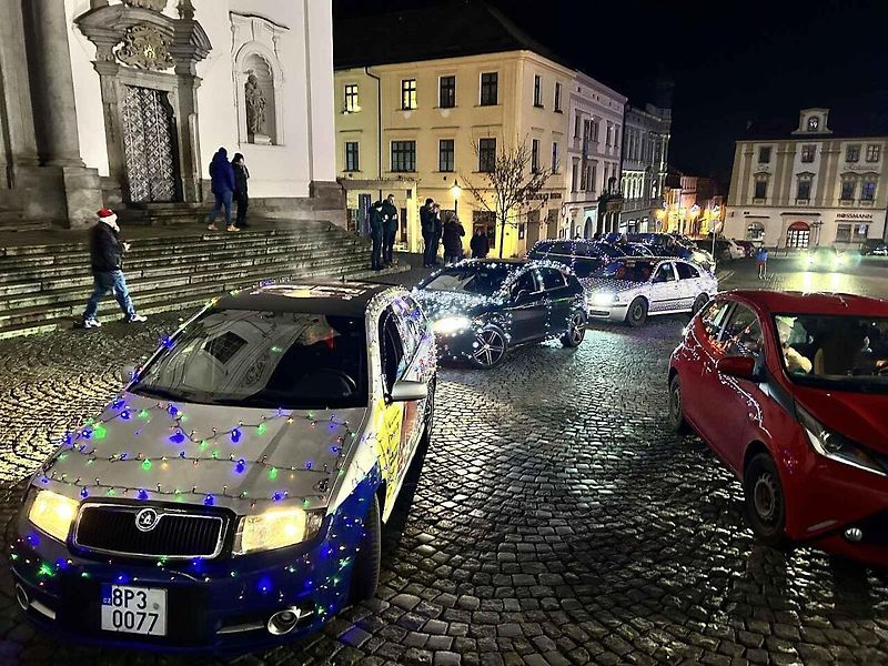Vánoční spanilá jízda v Klatovech.