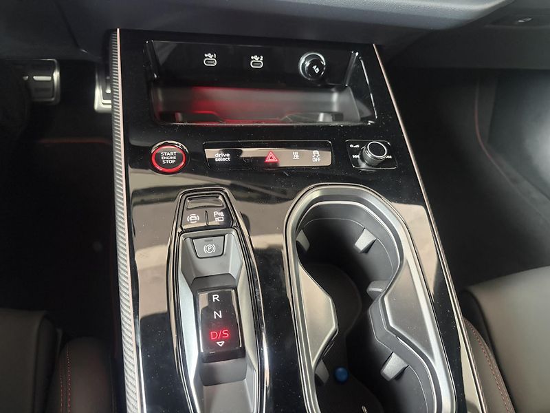 Audi A6 3.0TDi 220kW S-Line - fotka 19 z 22