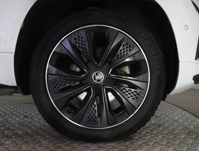 Škoda Karoq (2024) Sportline 1.5 TSI - fotka 15 z 22